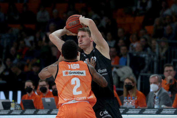 持了高命中 持了高命中