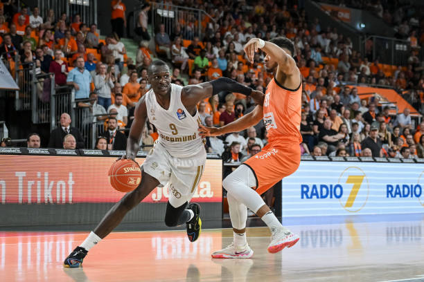 跑位闻名 跑位闻名